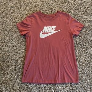 Women’s NIKE shirt size medium